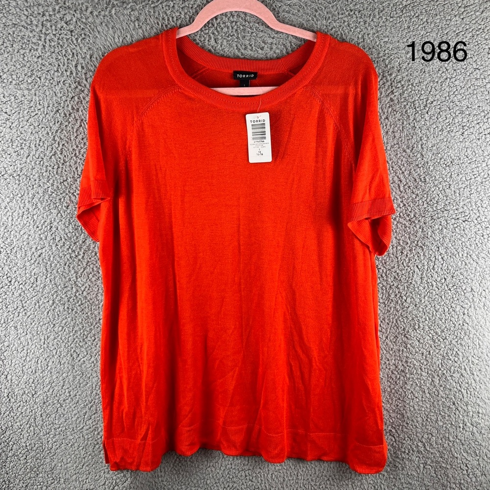 Torrid Women’s Red Short Sleeve Knit Top Size 1X NWT FLAWED